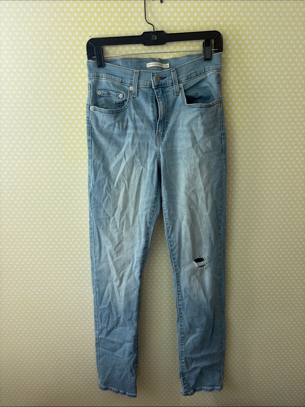 Levi's Light Blue Skinny Jeans with Knee Rip
